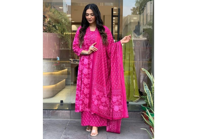 Voluminous Anarkali Suit Set Pink