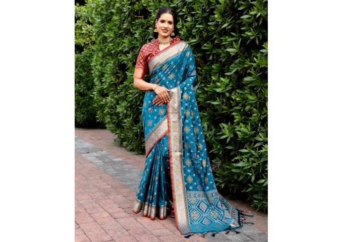 LAJVANTI IKKAT PATOLA SILK SAREE BLUE