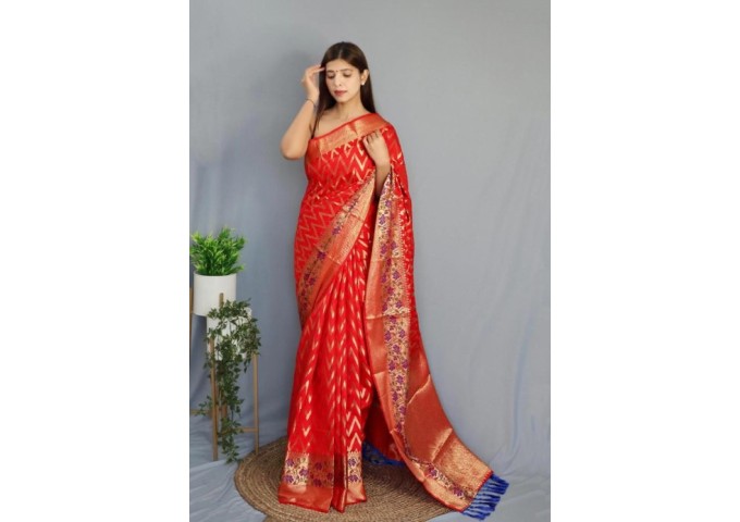 Soft Kanjivaram Silk Saree With Zari Weaving Red