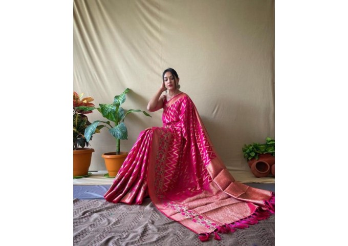 Soft Kanjivaram Silk Saree With Zari Weaving Pink